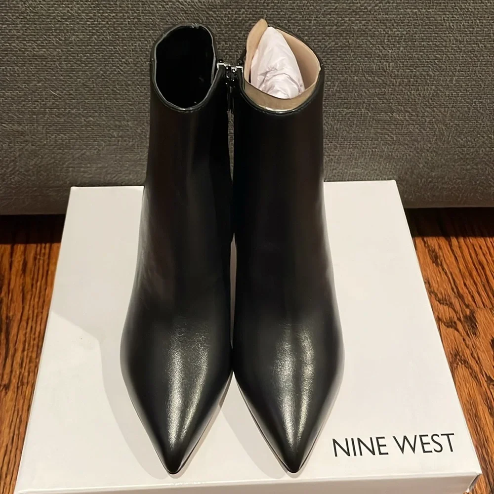 Nine West SHEEBA Black Leather Bootie, Size 5 NWT - Picture 2 of 3